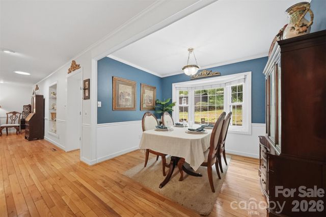 1756 12th Street Drive NW, Hickory, NC 28601