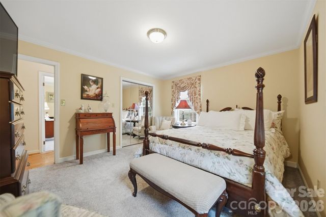 1756 12th Street Drive NW, Hickory, NC 28601