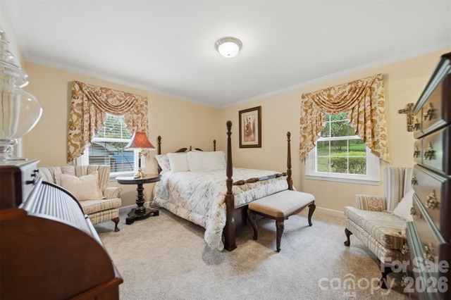 1756 12th Street Drive NW, Hickory, NC 28601