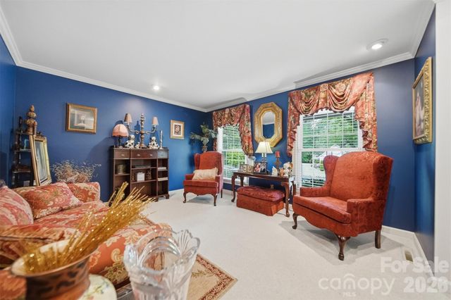 1756 12th Street Drive NW, Hickory, NC 28601