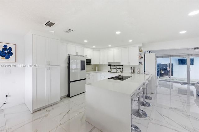 1101 NW 86th Terrace, Pembroke Pines, FL 33024