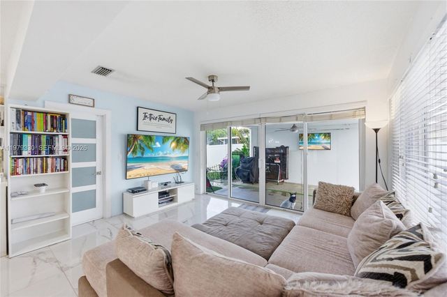 1101 NW 86th Terrace, Pembroke Pines, FL 33024