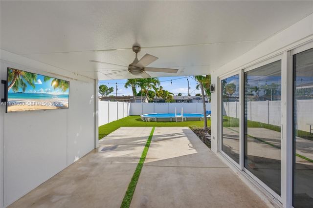 1101 NW 86th Terrace, Pembroke Pines, FL 33024