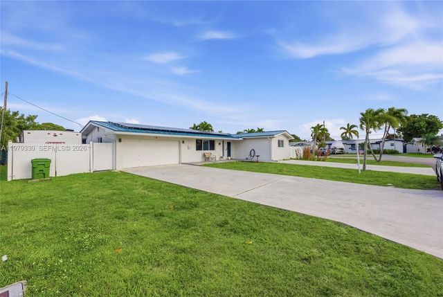 1101 NW 86th Terrace, Pembroke Pines, FL 33024