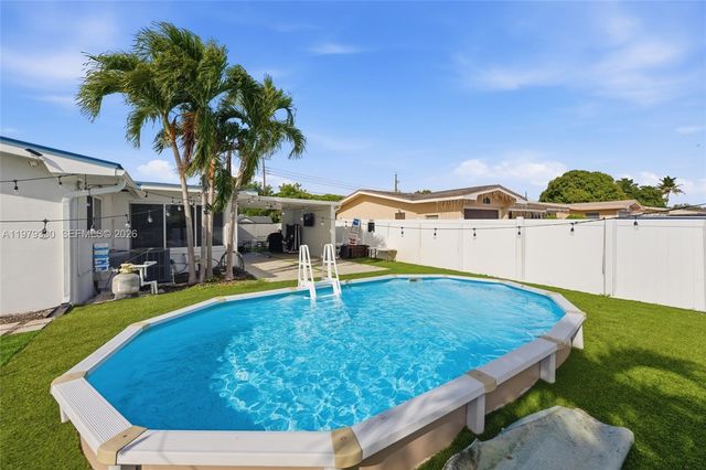 1101 NW 86th Terrace, Pembroke Pines, FL 33024