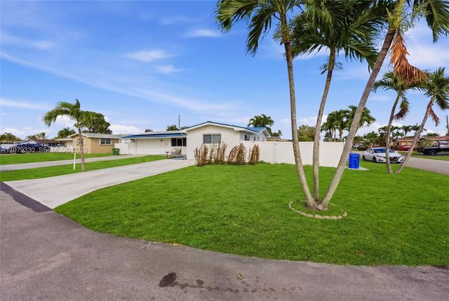 1101 NW 86th Terrace, Pembroke Pines, FL 33024