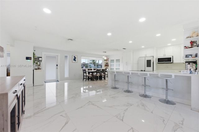 1101 NW 86th Terrace, Pembroke Pines, FL 33024