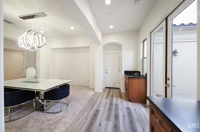 12531 Fairlawn Dr, Bakersfield, CA 93311