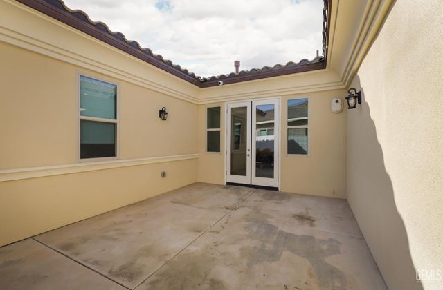 12531 Fairlawn Dr, Bakersfield, CA 93311