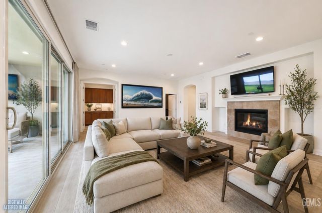 12531 Fairlawn Dr, Bakersfield, CA 93311