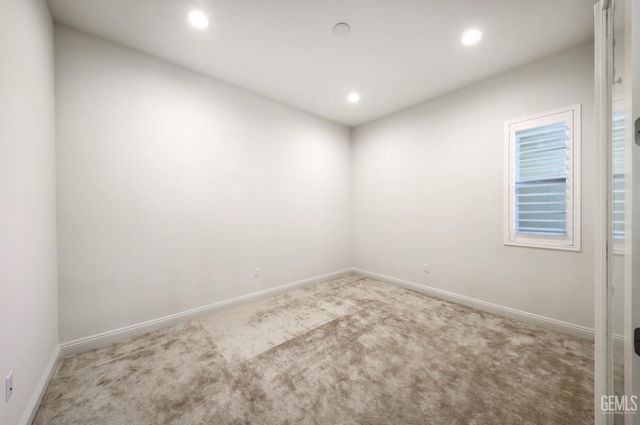 12531 Fairlawn Dr, Bakersfield, CA 93311