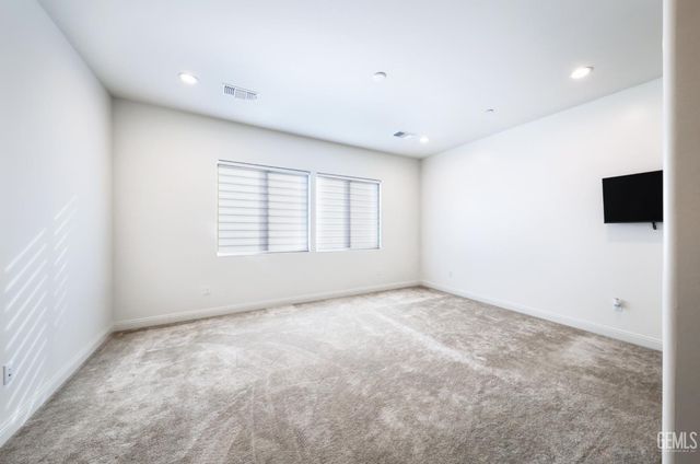 12531 Fairlawn Dr, Bakersfield, CA 93311