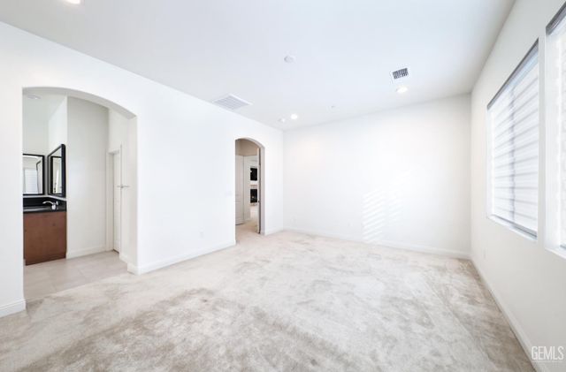 12531 Fairlawn Dr, Bakersfield, CA 93311
