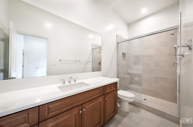 12531 Fairlawn Dr, Bakersfield, CA 93311