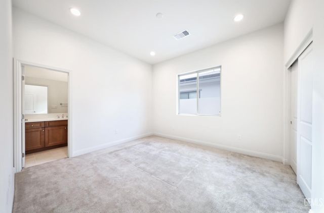 12531 Fairlawn Dr, Bakersfield, CA 93311
