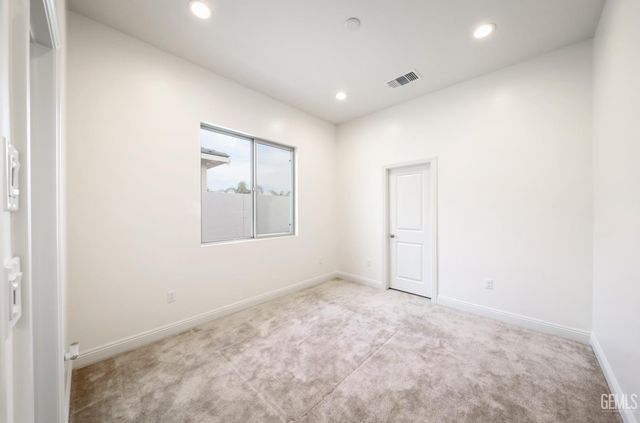 12531 Fairlawn Dr, Bakersfield, CA 93311