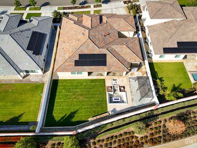 12531 Fairlawn Dr, Bakersfield, CA 93311