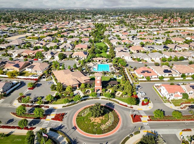 12531 Fairlawn Dr, Bakersfield, CA 93311