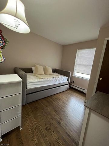 832 Lafayette Ave, Hawthorne Boro, NJ 07506
