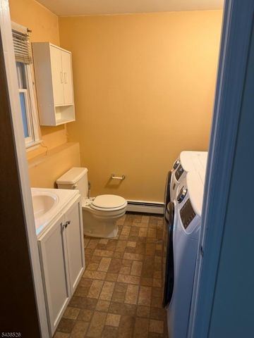 832 Lafayette Ave, Hawthorne Boro, NJ 07506
