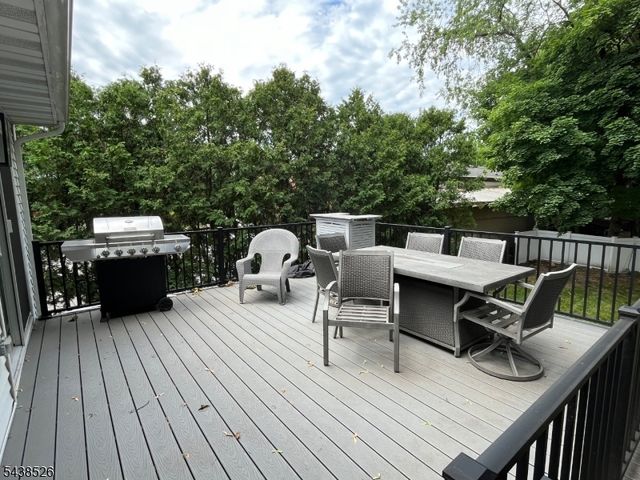 832 Lafayette Ave, Hawthorne Boro, NJ 07506