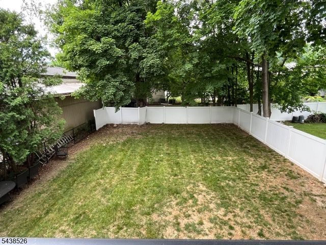 832 Lafayette Ave, Hawthorne Boro, NJ 07506