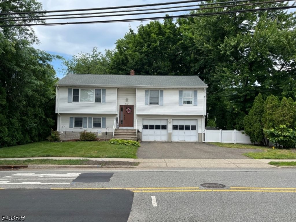 832 Lafayette Ave, Hawthorne Boro, NJ 07506