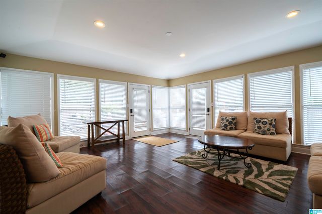 200 E Green Unit 200, Vestavia Hills, AL 35243