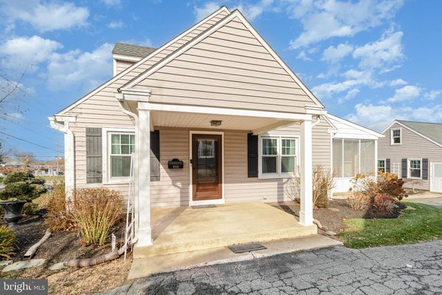 202 N DECATUR ST, Strasburg, PA 17579