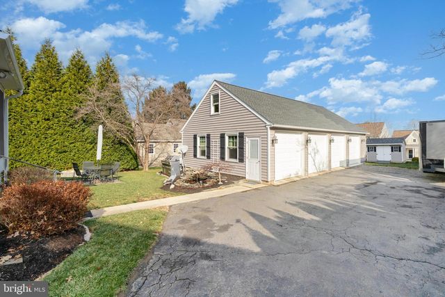 202 N DECATUR ST, Strasburg, PA 17579