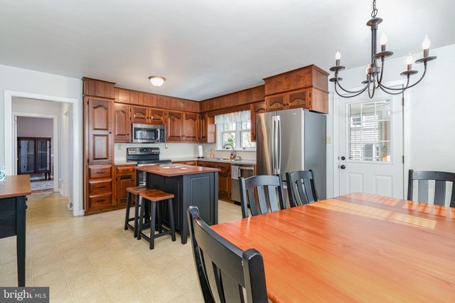 202 N DECATUR ST, Strasburg, PA 17579