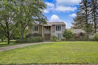 4231 Windridge Court, West Bloomfield, MI 48323