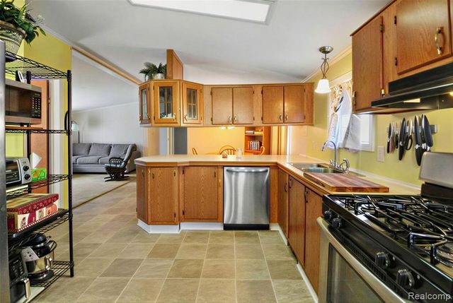 5317 Bart, Casco, MI 48064