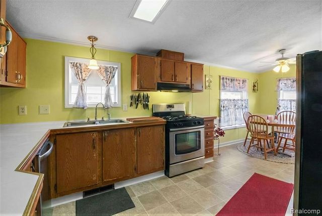 5317 Bart, Casco, MI 48064