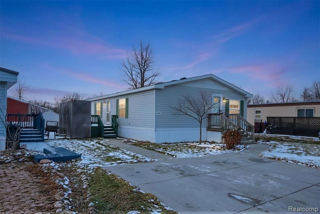 5317 Bart, Casco, MI 48064