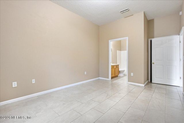 6100 MAGGIES Circle 104, Jacksonville, FL 32244