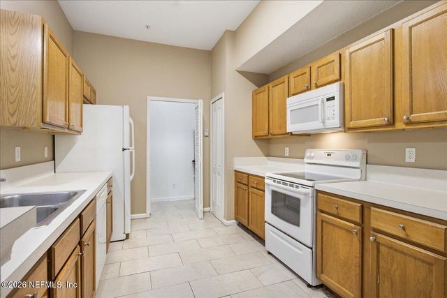 6100 MAGGIES Circle 104, Jacksonville, FL 32244