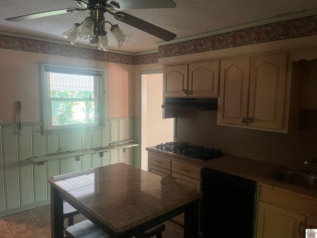 143 Holmes Drive, Paducah, KY 42003