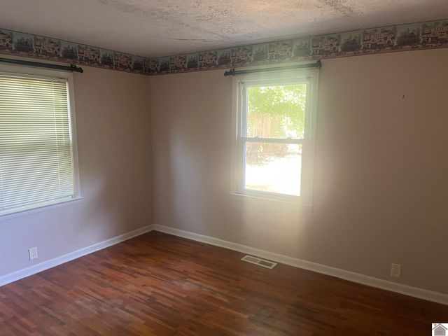 143 Holmes Drive, Paducah, KY 42003