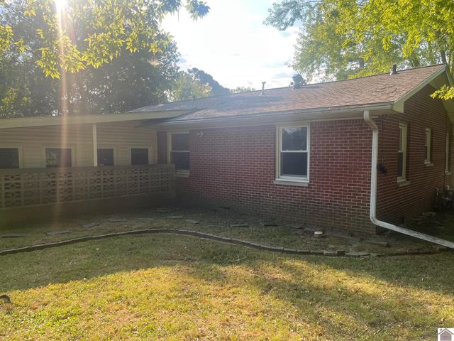 143 Holmes Drive, Paducah, KY 42003