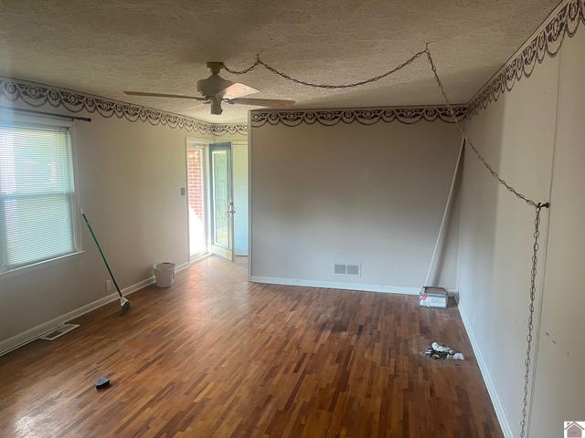 143 Holmes Drive, Paducah, KY 42003