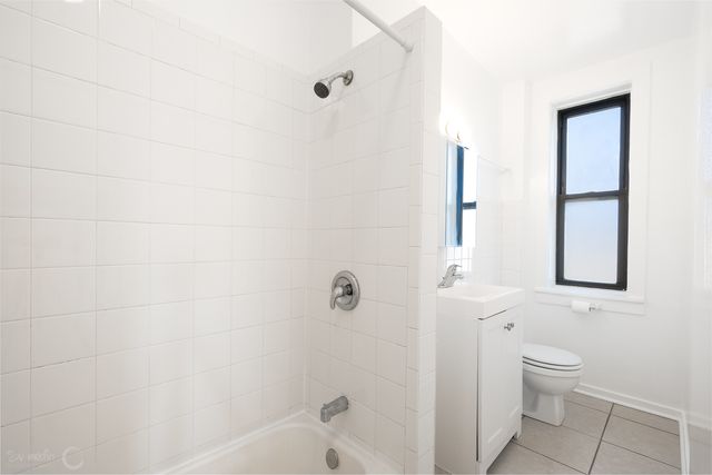 2418 N Clybourn Avenue 2F, Chicago, IL 60614