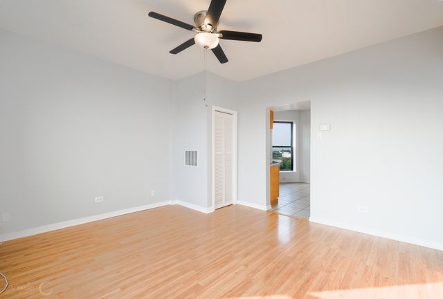 2418 N Clybourn Avenue 2F, Chicago, IL 60614