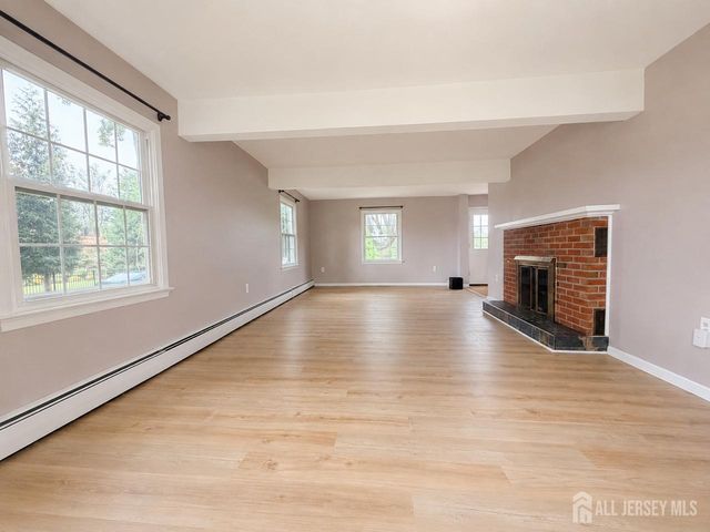 580 Village Road W, West Windsor, NJ 08550