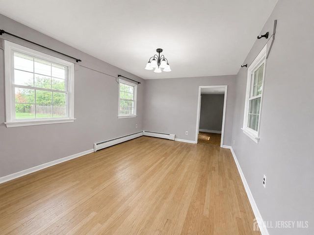 580 Village Road W, West Windsor, NJ 08550
