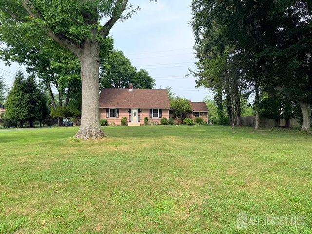 580 Village Road W, West Windsor, NJ 08550