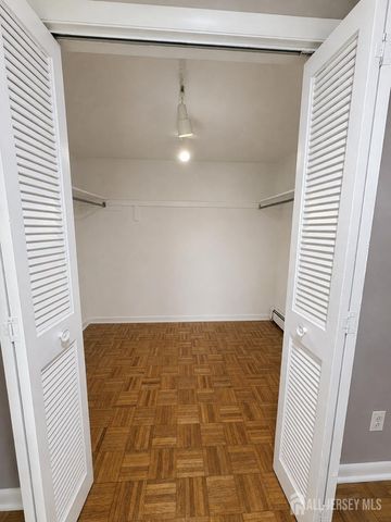 580 Village Road W, West Windsor, NJ 08550