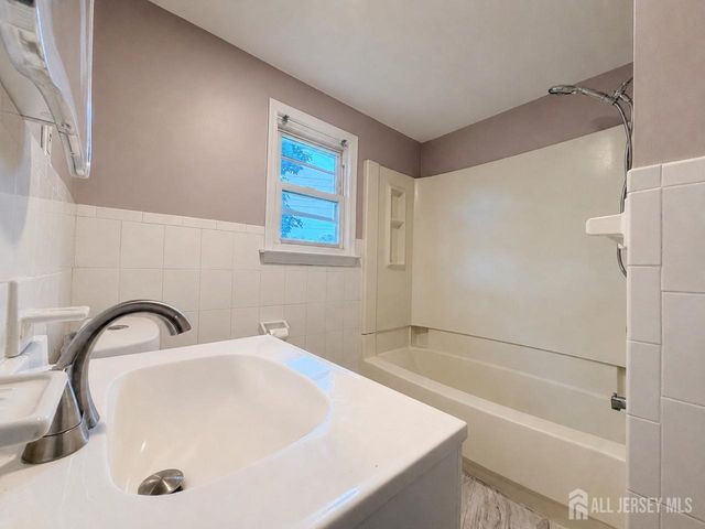 580 Village Road W, West Windsor, NJ 08550