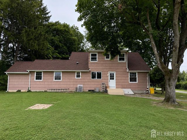580 Village Road W, West Windsor, NJ 08550