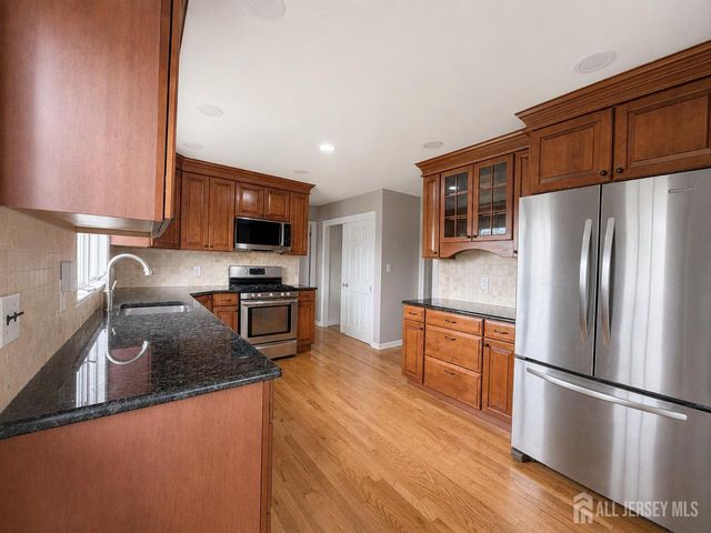 580 Village Road W, West Windsor, NJ 08550